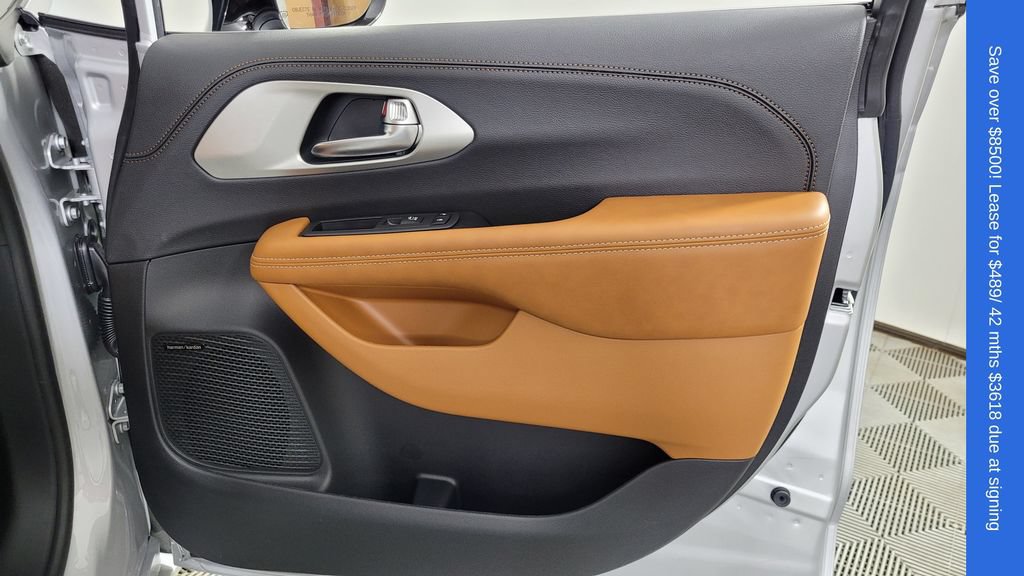 New 2026 Chrysler Pacifica Pinnacle AWD/4WD image 41