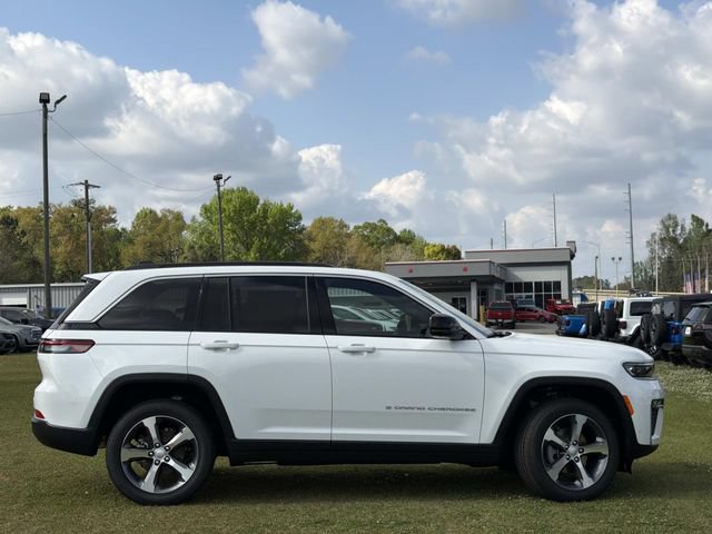New 2026 Jeep Grand Cherokee Limited w/ Luxury Tech Group II RWD image 6