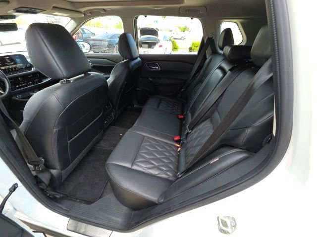 Used 2023 Nissan Rogue Platinum w/ Platinum Premium Package image 24