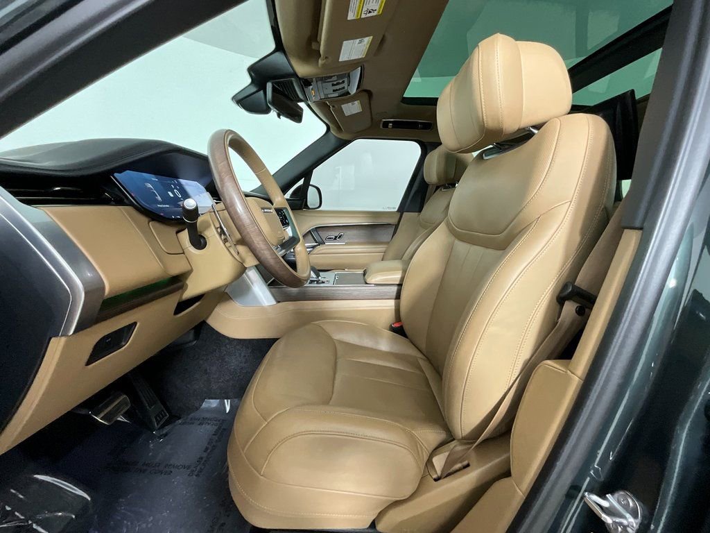 Used 2025 Land Rover Range Rover Long Wheelbase Autobiography image 16
