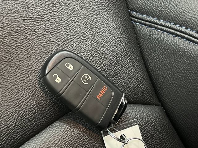 Used 2025 Jeep Compass Limited w/ High Altitude Package image 27