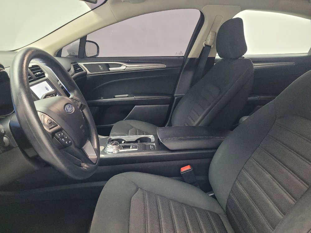 Used 2020 Ford Fusion SE image 17