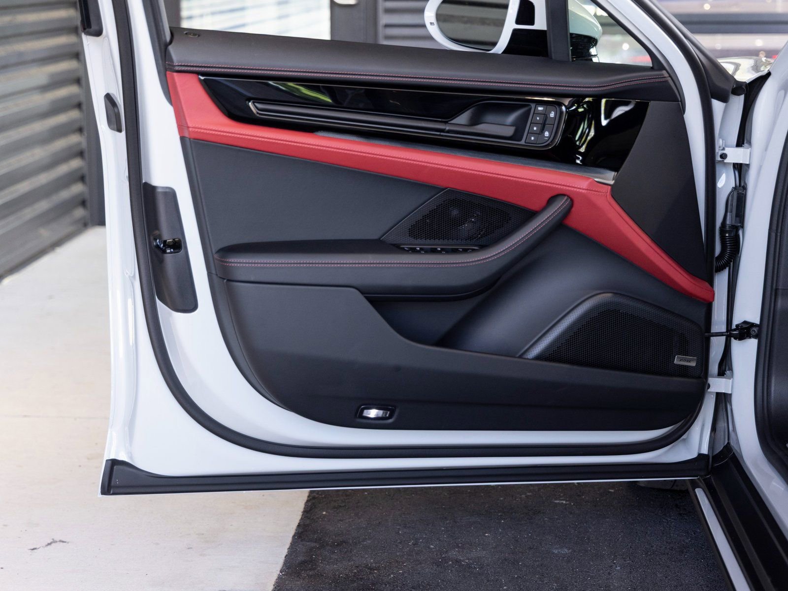 Used 2025 Porsche Panamera 4 image 20