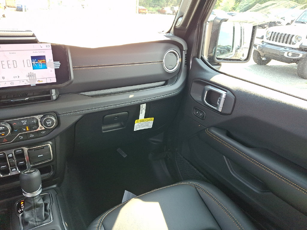 New 2027 Jeep Wrangler Unlimited Sahara AWD/4WD image 12