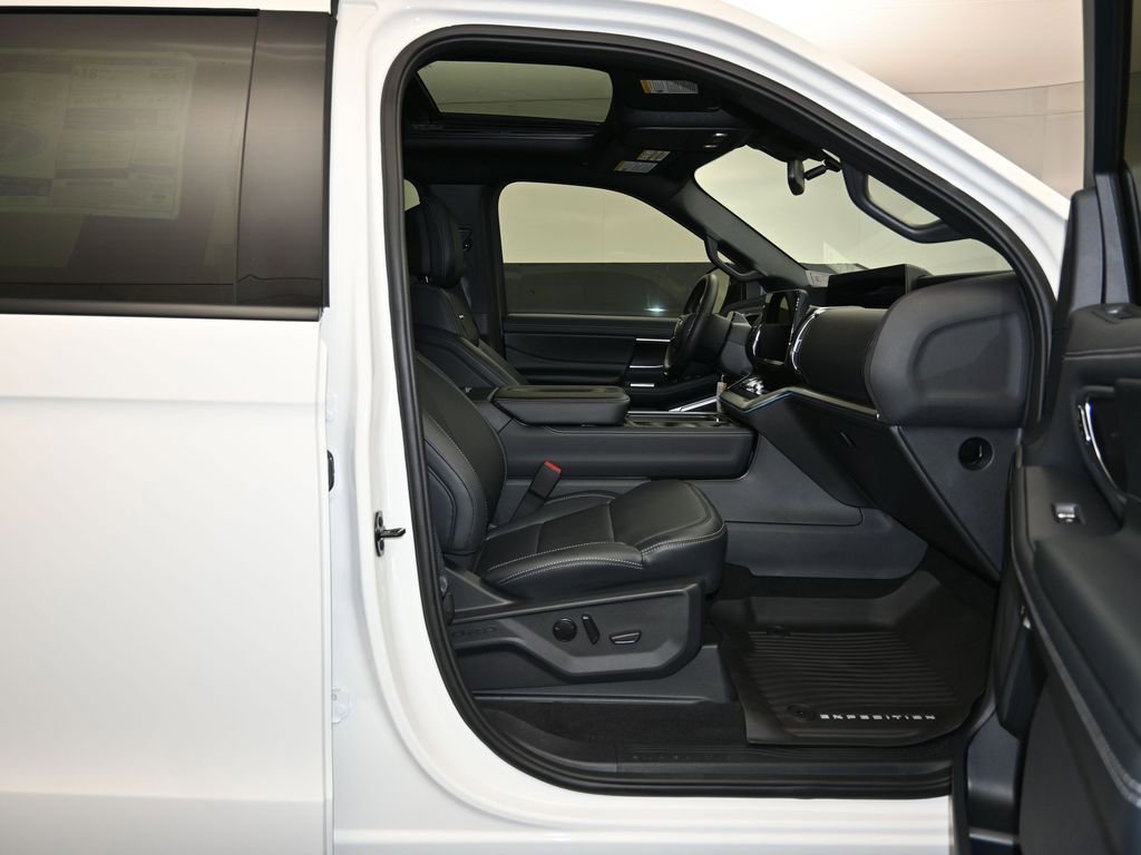 New 2026 Ford Expedition Platinum w/ Stealth Appearance Package AWD/4WD image 29
