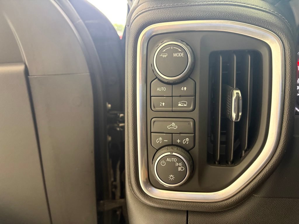 Used 2020 Chevrolet Silverado 1500 LT w/ Trailering Package AWD/4WD image 6