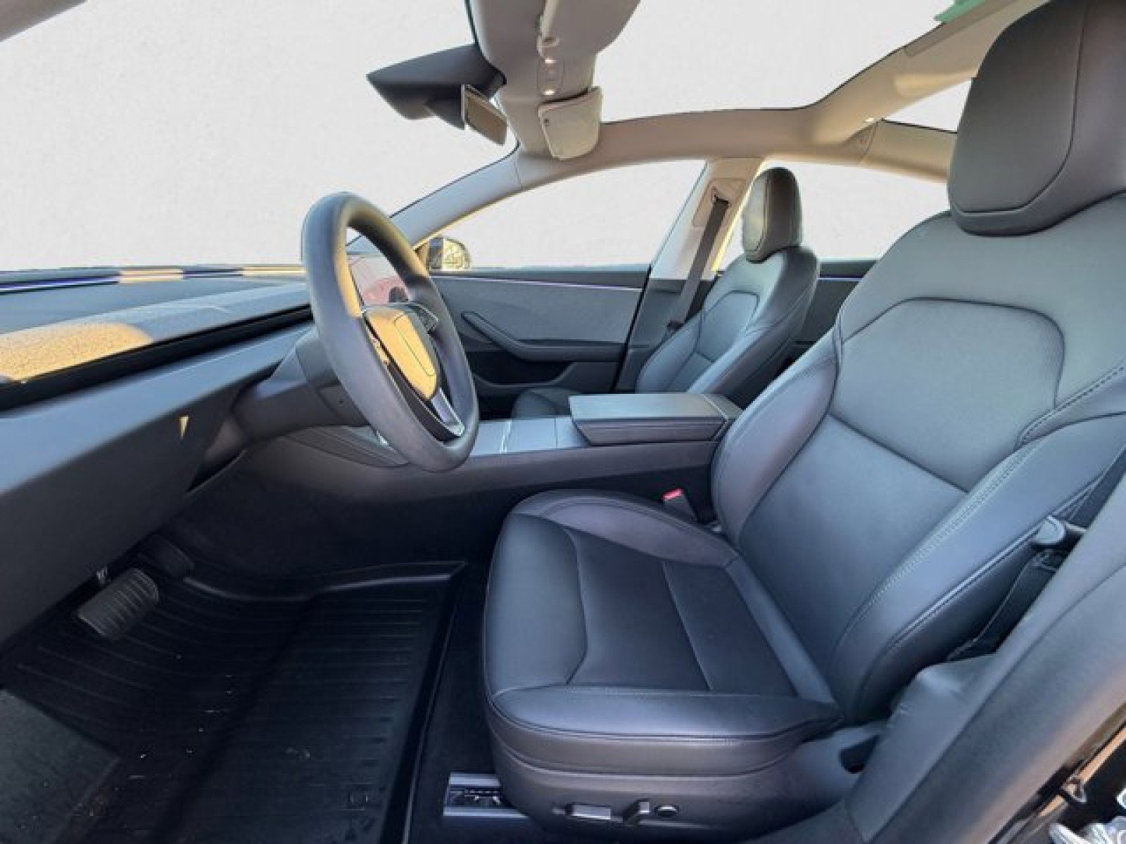 Used 2024 Tesla Model 3 Standard Range image 11