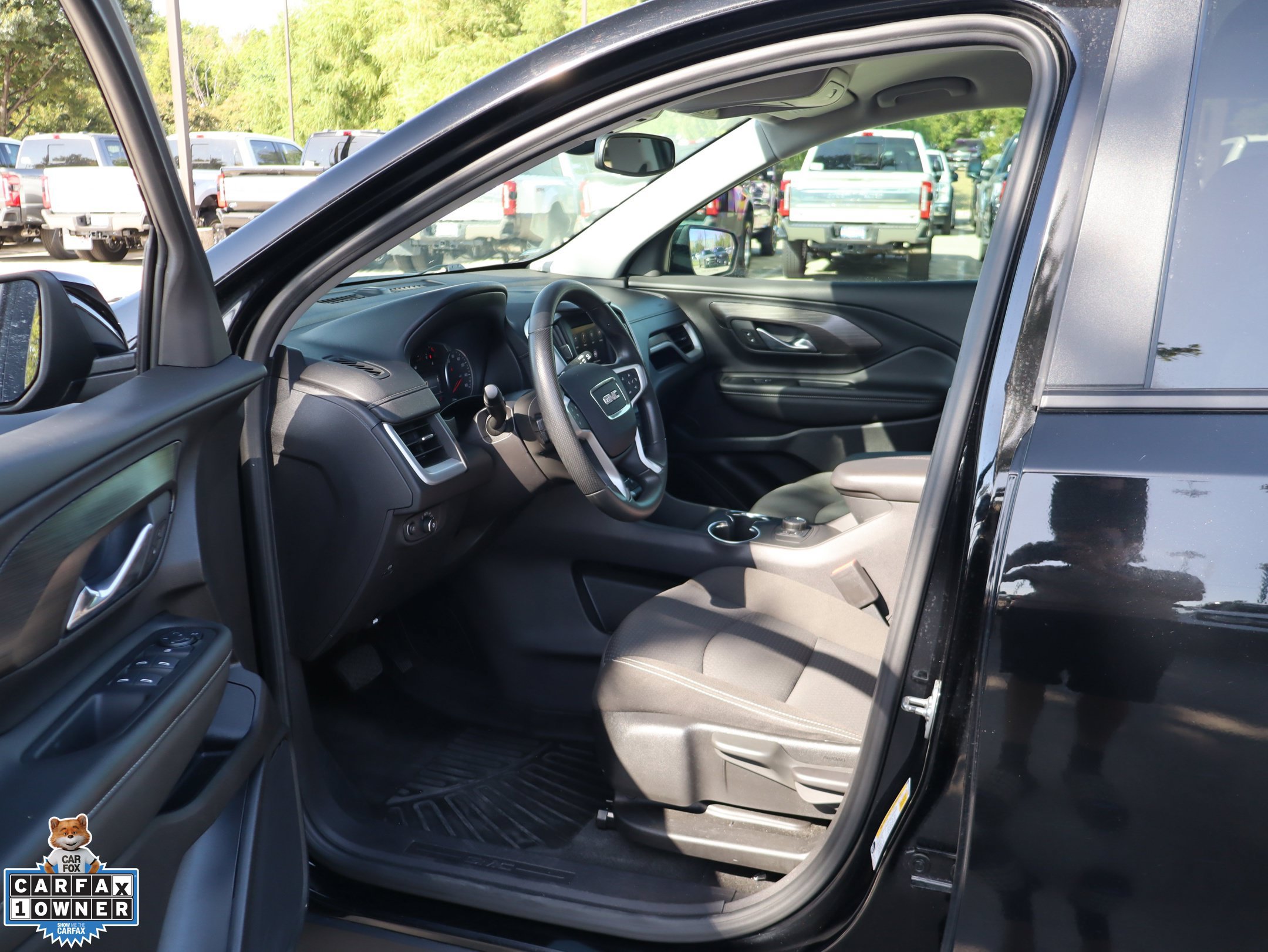 Used 2024 GMC Terrain SLE AWD/4WD image 26
