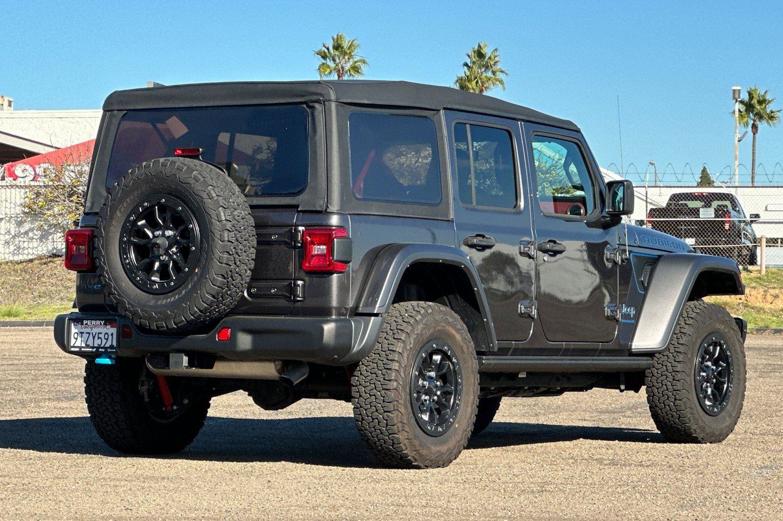 Used 2023 Jeep Wrangler Unlimited Rubicon 4xe image 4