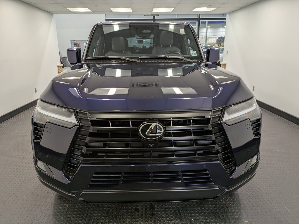 Used 2024 Lexus GX 550 image 2