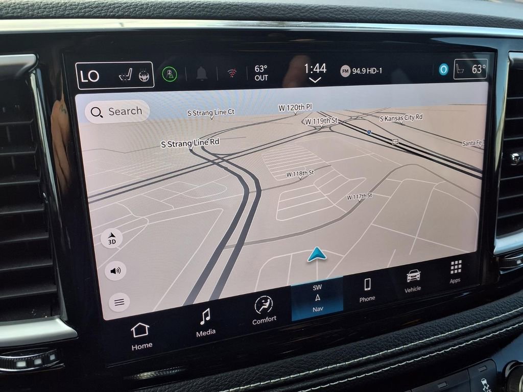 Certified 2025 Chrysler Pacifica Limited image 5