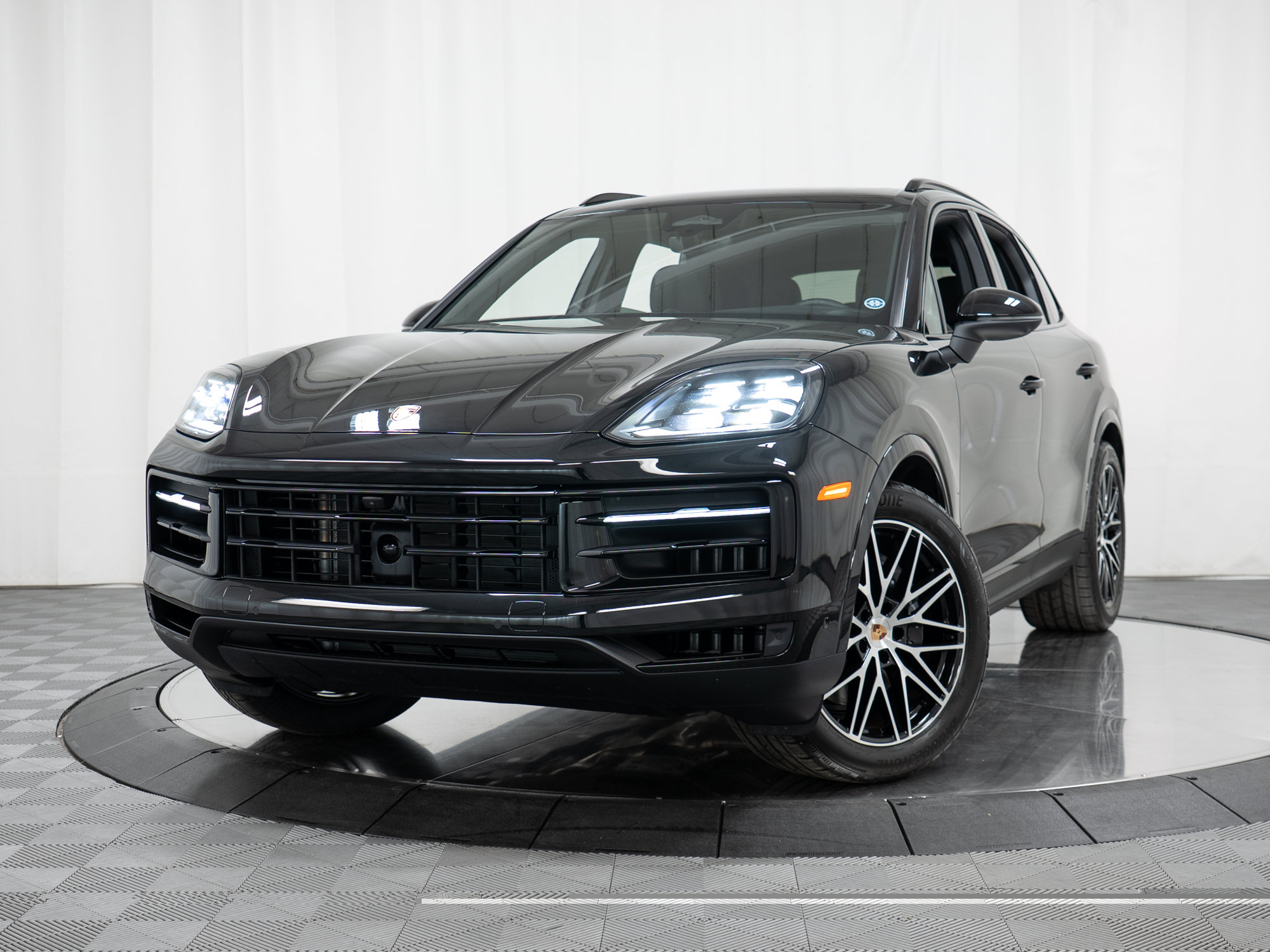 Certified 2026 Porsche Cayenne w/ Premium Package Plus AWD/4WD image 33
