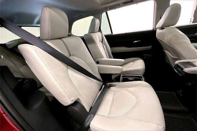 Used 2024 Toyota Grand Highlander Platinum image 23