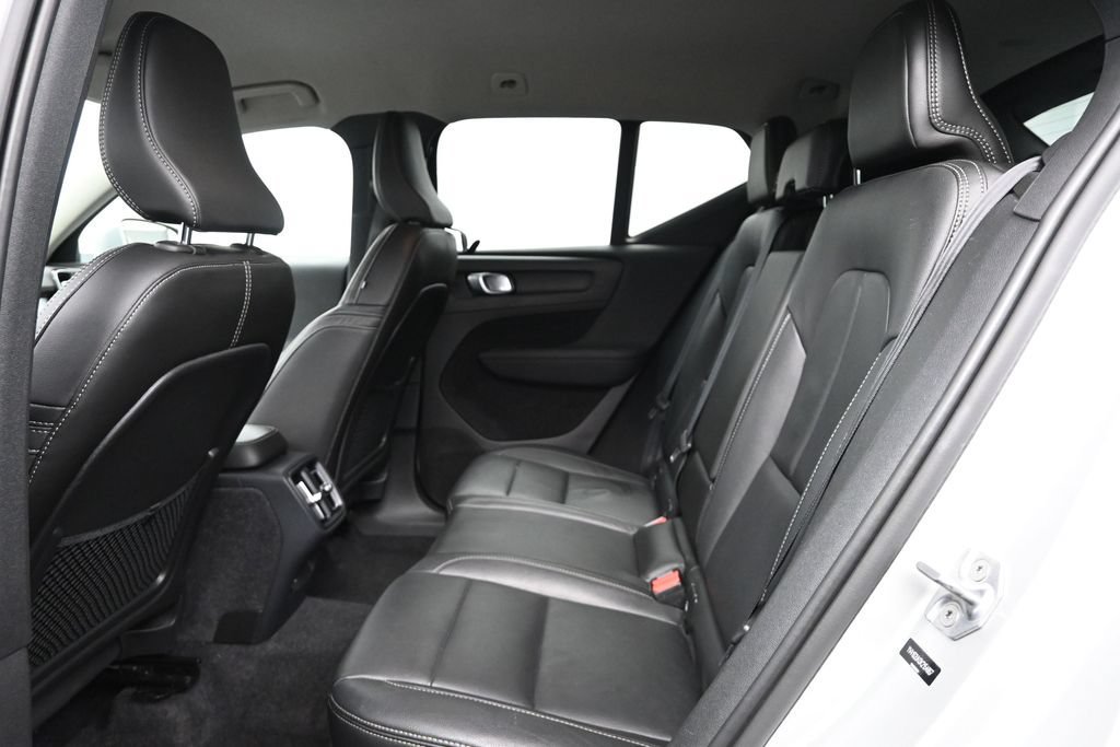 Used 2019 Volvo XC40 T5 Momentum AWD/4WD image 14