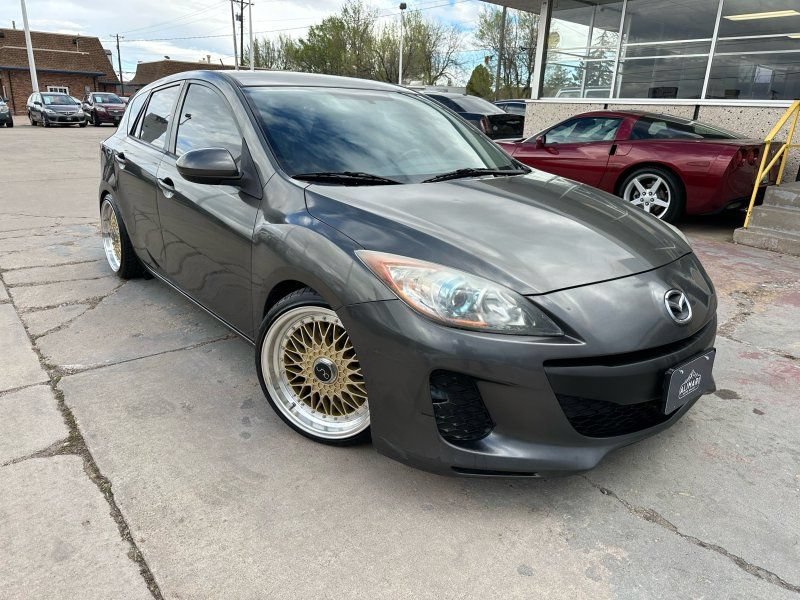 Used 2013 MAZDA MAZDA3 i Touring FWD image 1