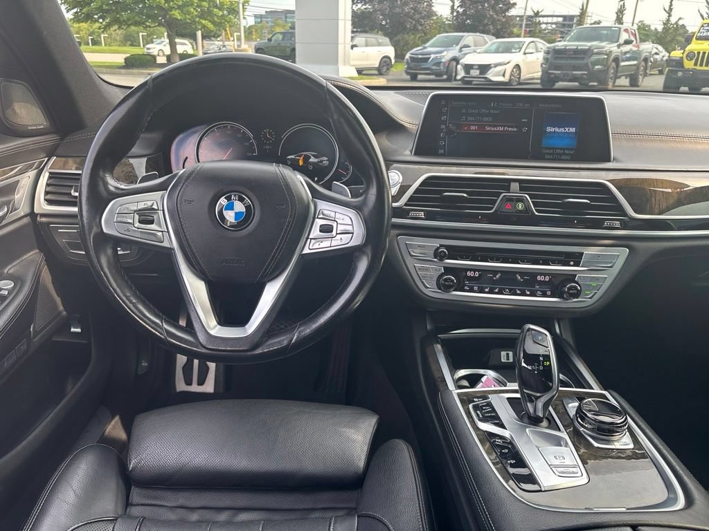 Used 2017 BMW 740i xDrive AWD/4WD image 30