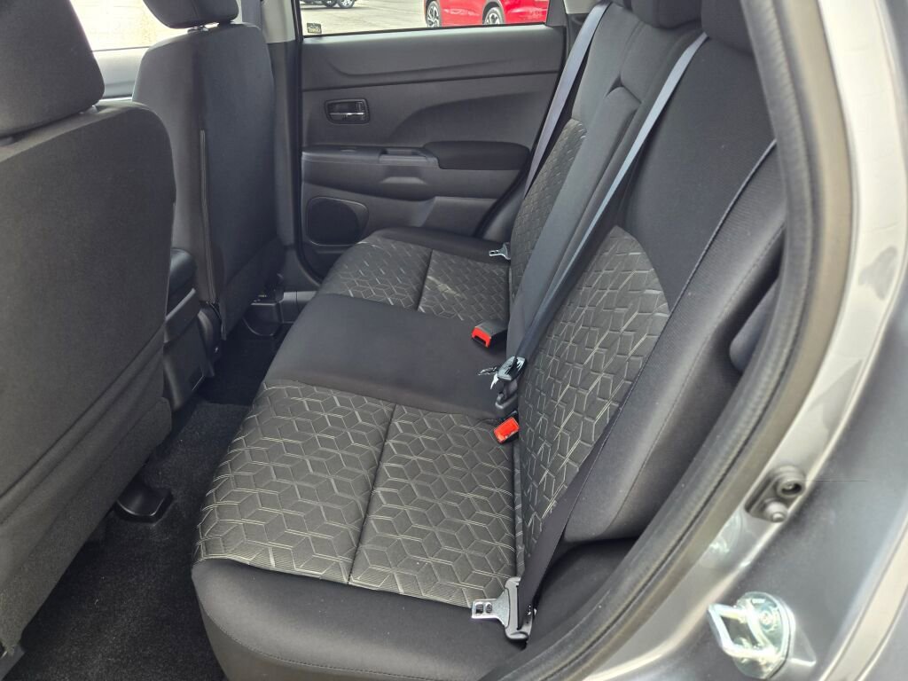 Used 2026 Mitsubishi Outlander Sport ES AWD/4WD image 12