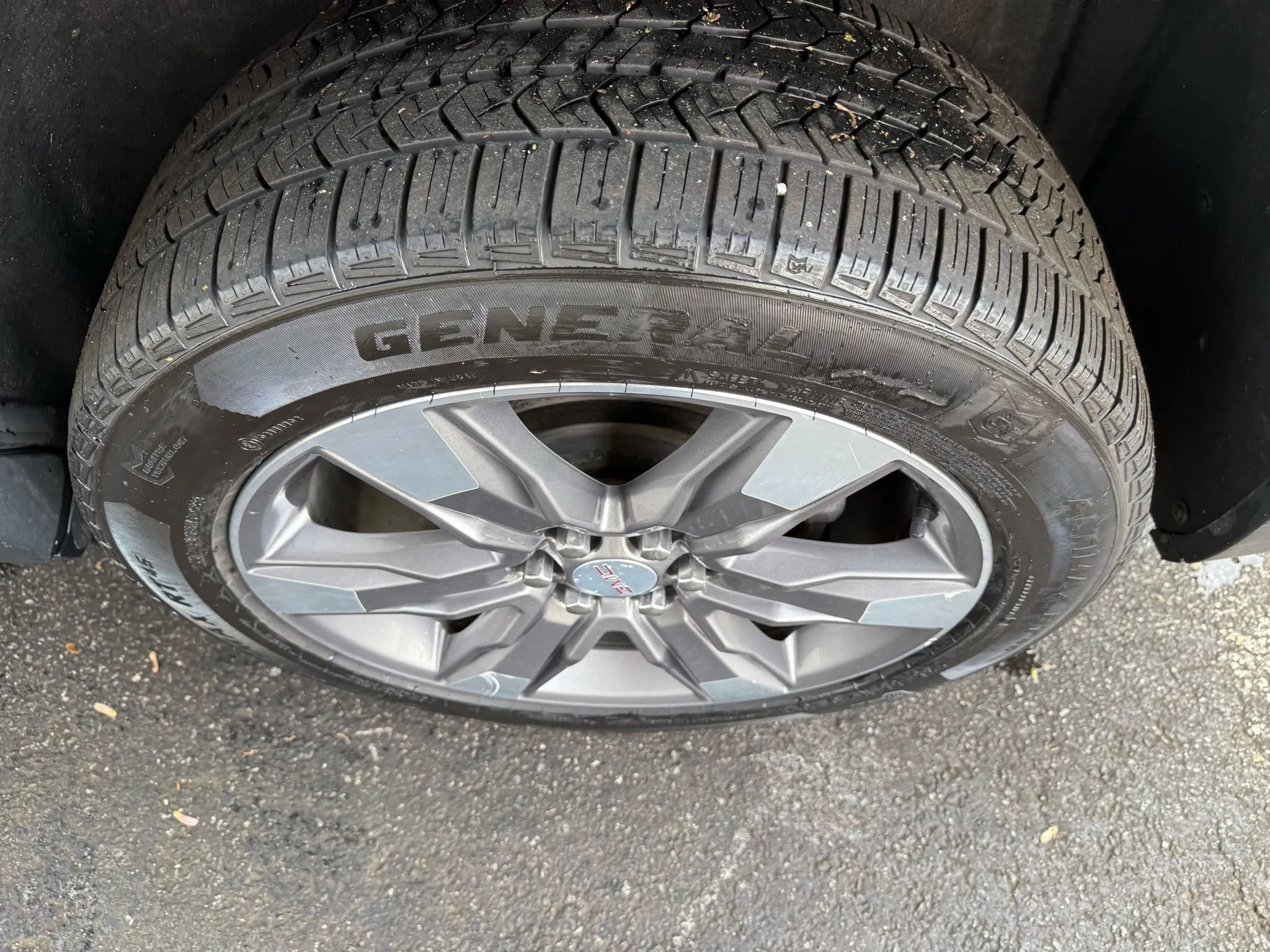 Used 2019 GMC Acadia SLT w/ LPO, Floor Liner Package image 96