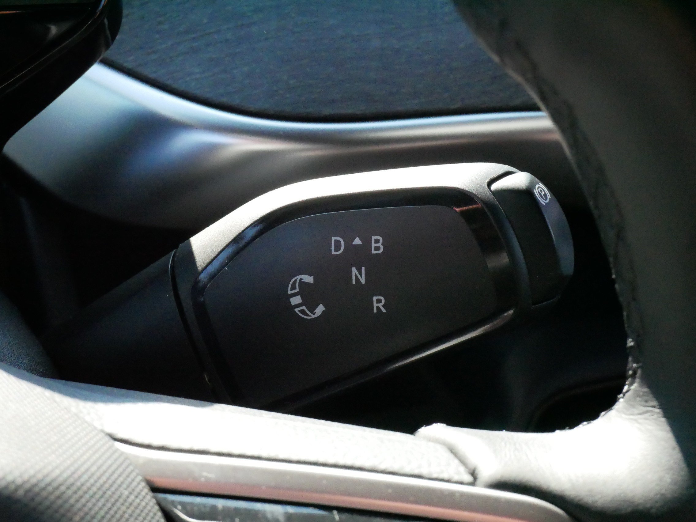 Certified 2025 Volkswagen ID. Buzz Pro S RWD image 24