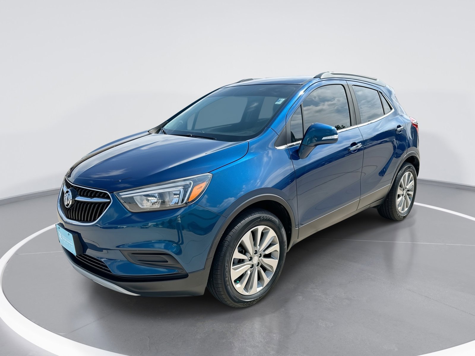 Used 2019 Buick Encore Preferred AWD/4WD image 1