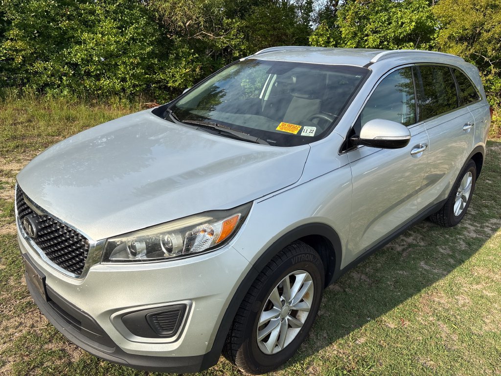 Used 2017 Kia Sorento FWD image 3