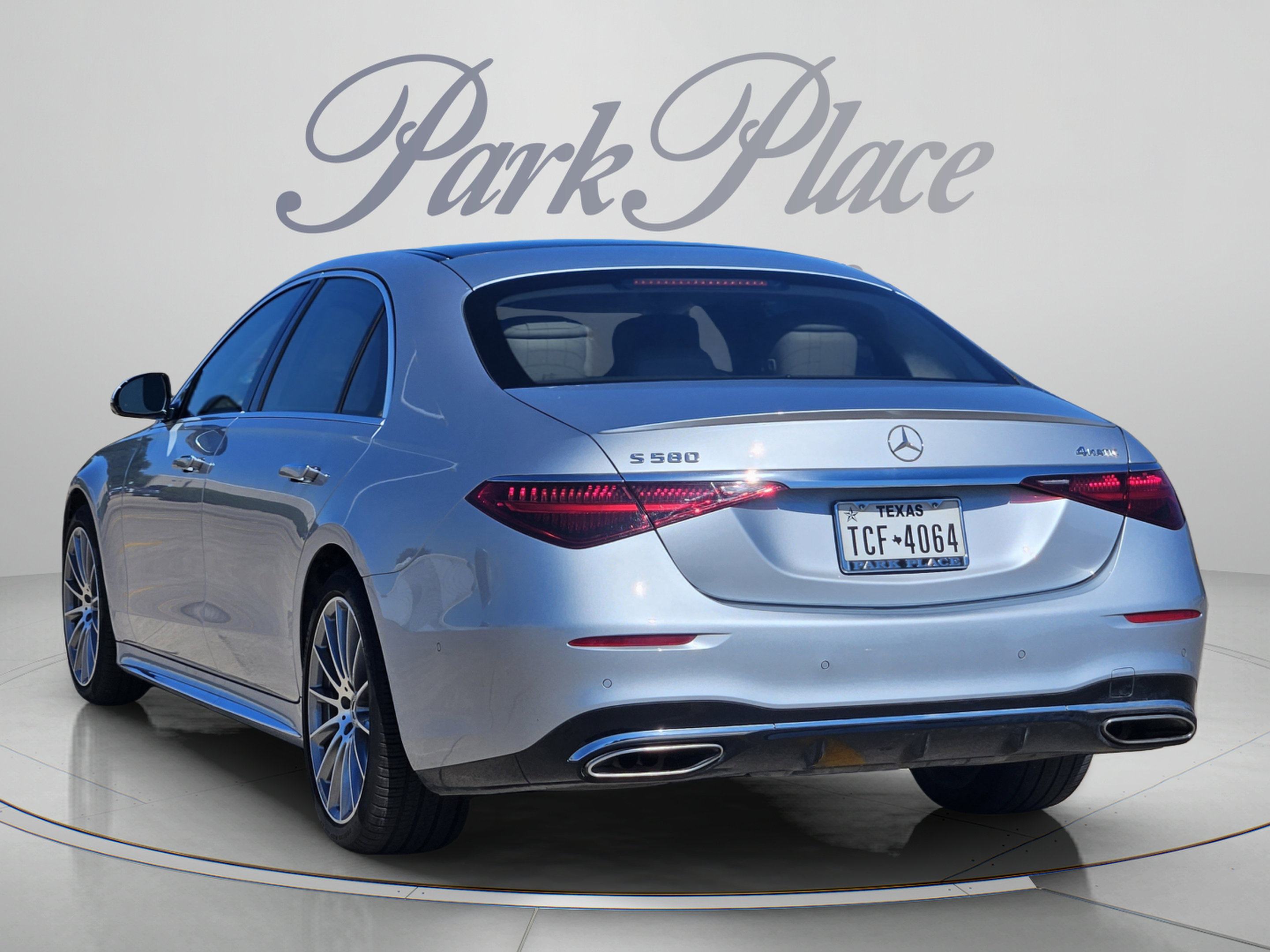 Used 2023 Mercedes-Benz S 580 4MATIC Sedan image 3