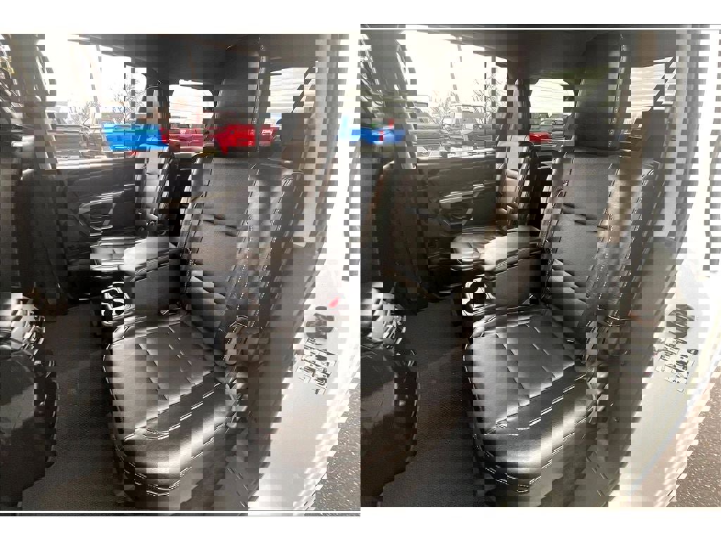 Used 2015 Nissan Armada Platinum w/ 2nd Row Captain Seat Package image 26