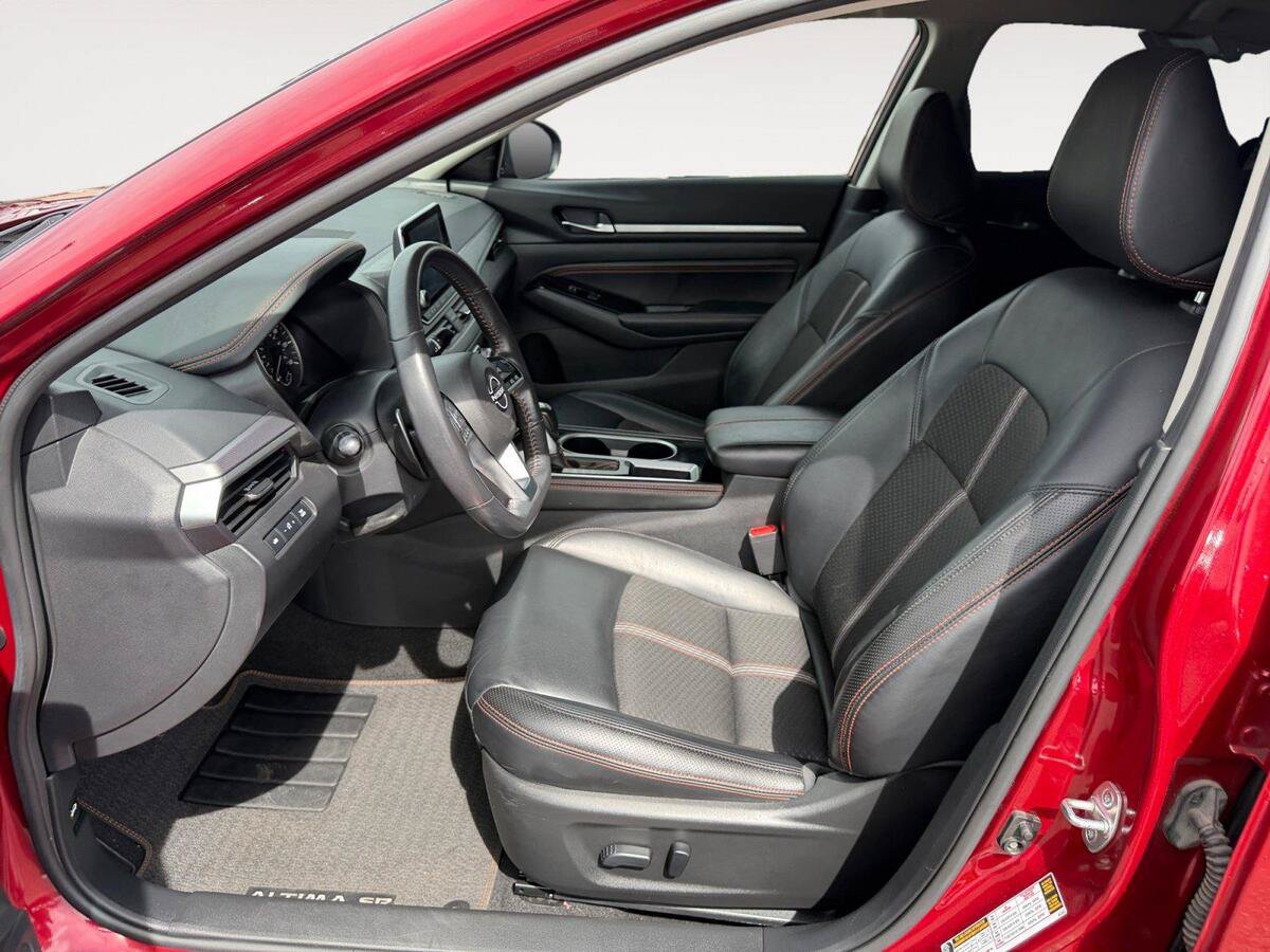 Used 2023 Nissan Altima 2.5 SR FWD image 9