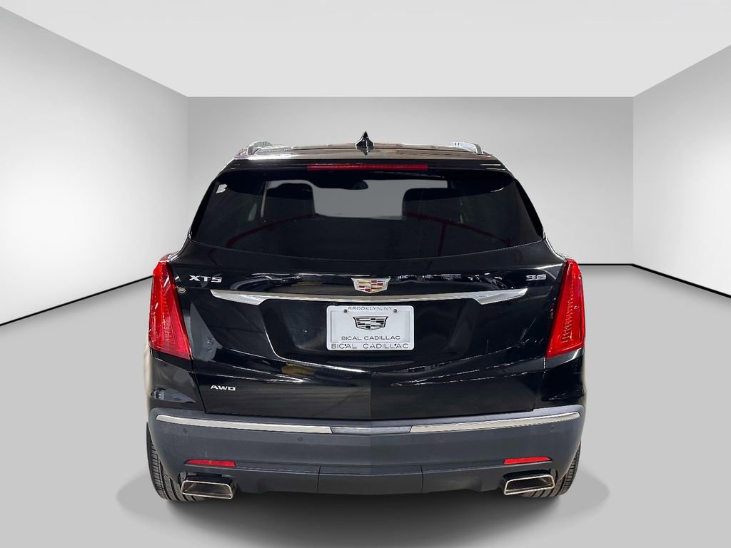 Used 2018 Cadillac XT5 Luxury w/ Driver Awareness Package AWD/4WD image 4