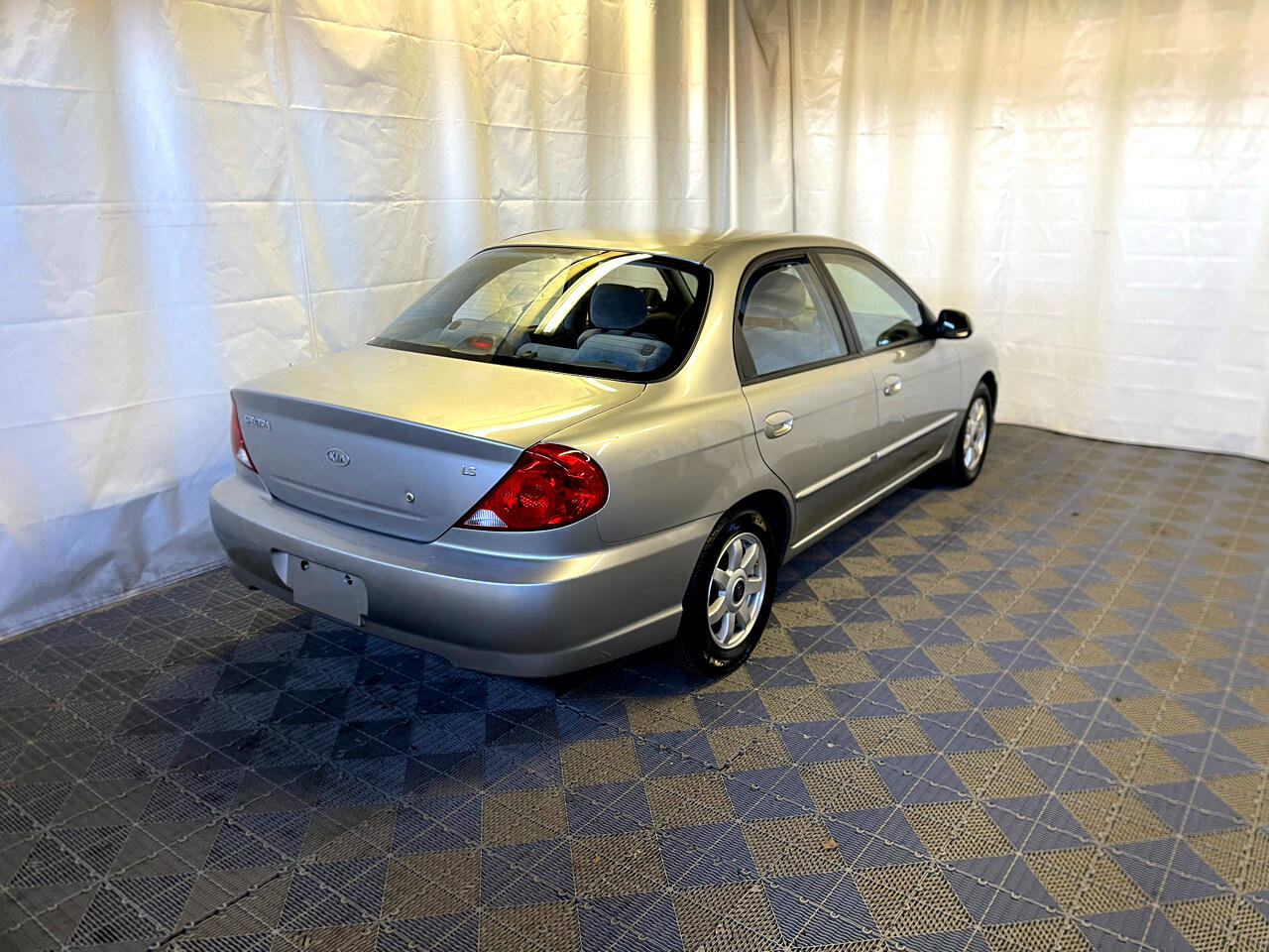 Used 2004 Kia Spectra Sedan image 6