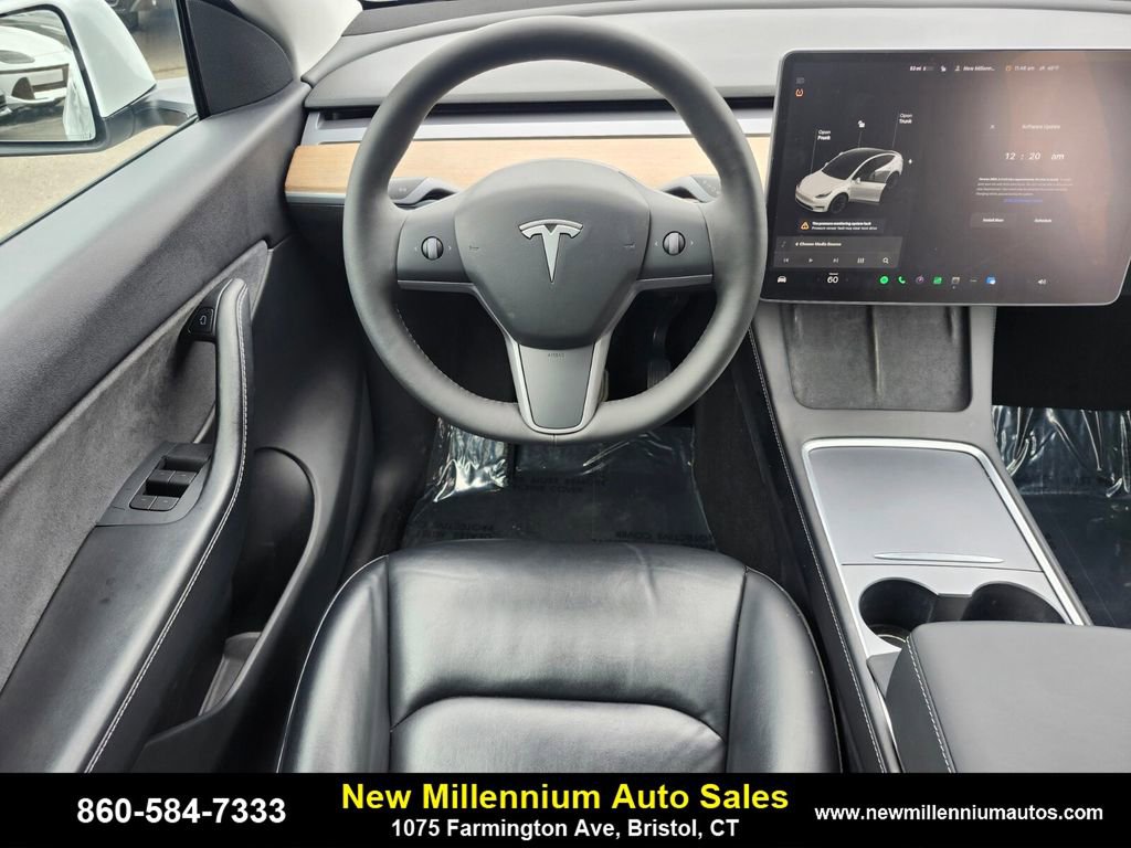 Used 2021 Tesla Model Y Long Range image 13