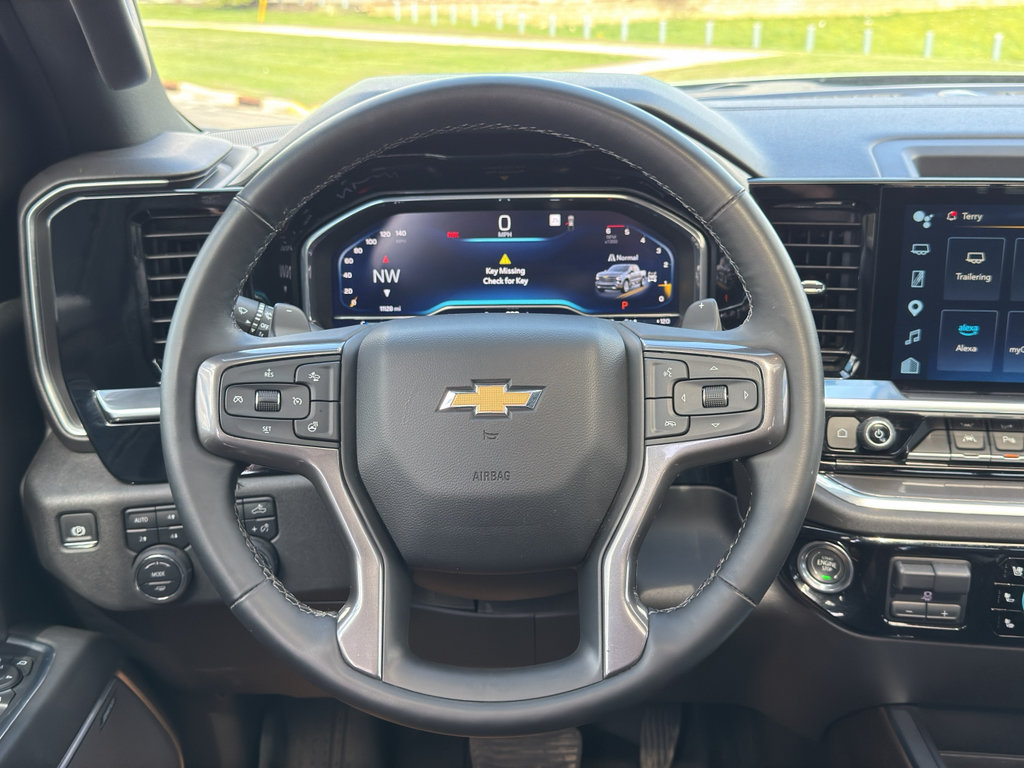 Used 2025 Chevrolet Silverado 1500 High Country w/ High Country Premium Package AWD/4WD image 33