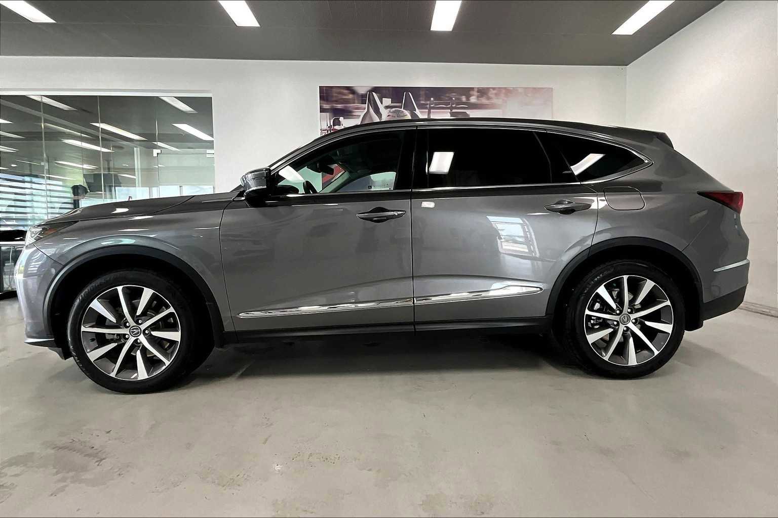 Certified 2025 Acura MDX SH-AWD w/ Technology Package image 3