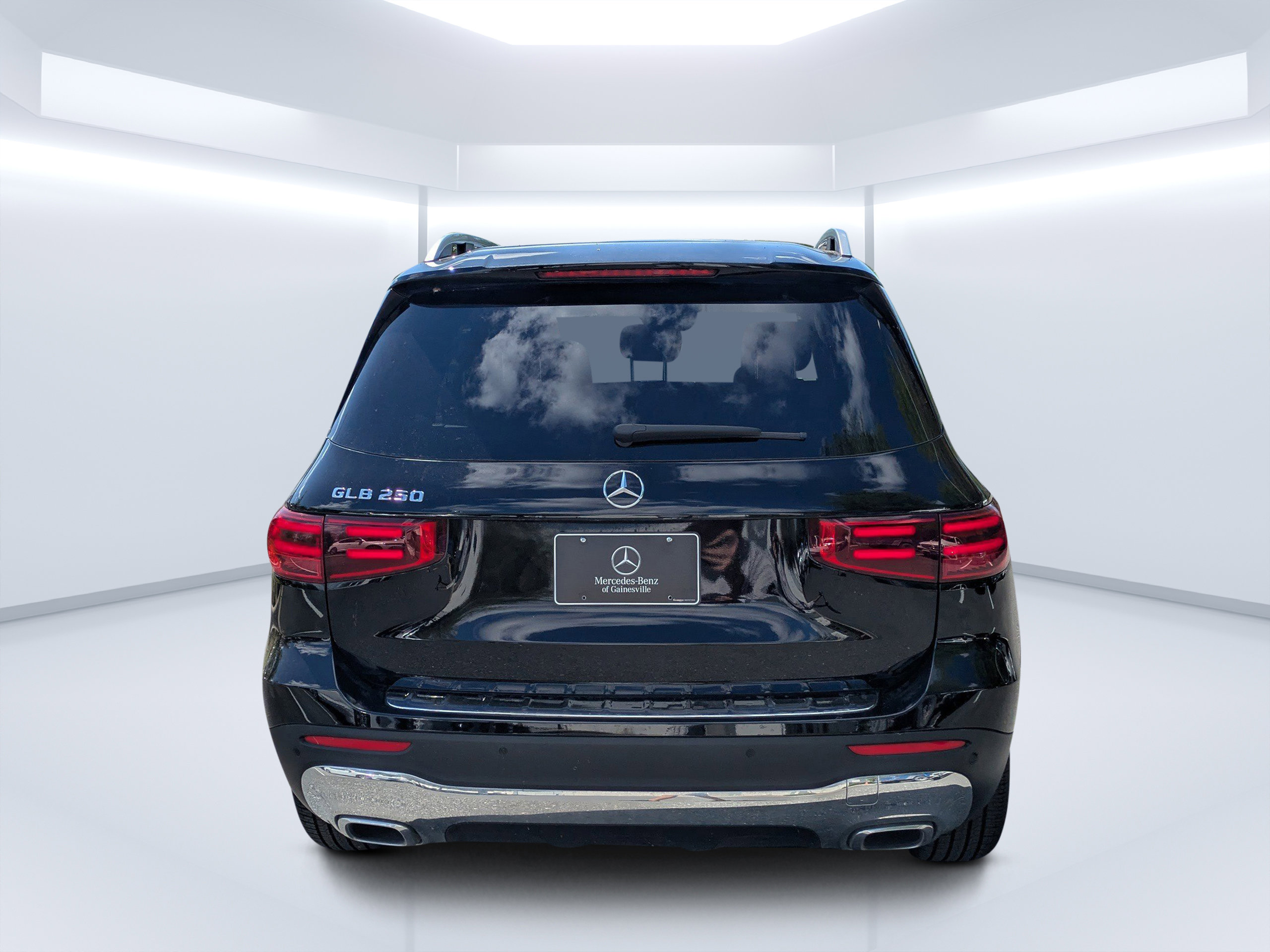 Used 2025 Mercedes-Benz GLB 250 image 4