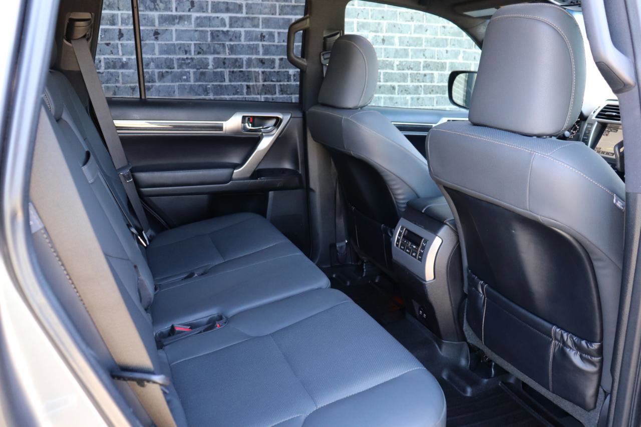 Used 2020 Lexus GX 460 Premium w/ Premium Package image 30