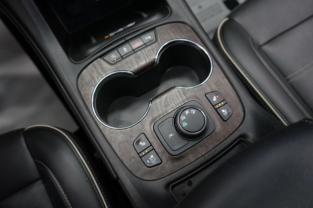 Used 2022 GMC Acadia Denali AWD/4WD image 42