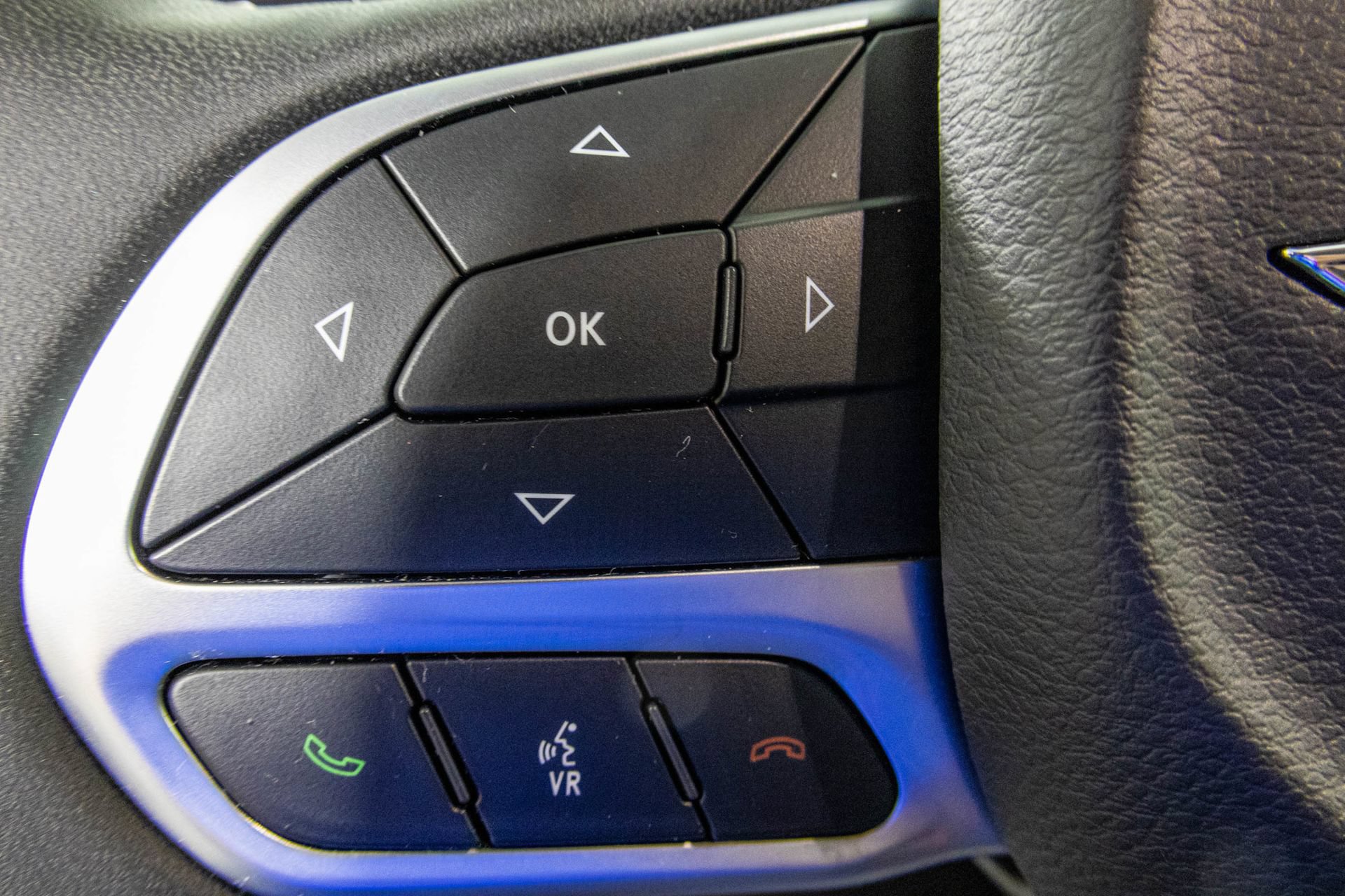 Used 2024 Chrysler Pacifica Limited FWD image 32