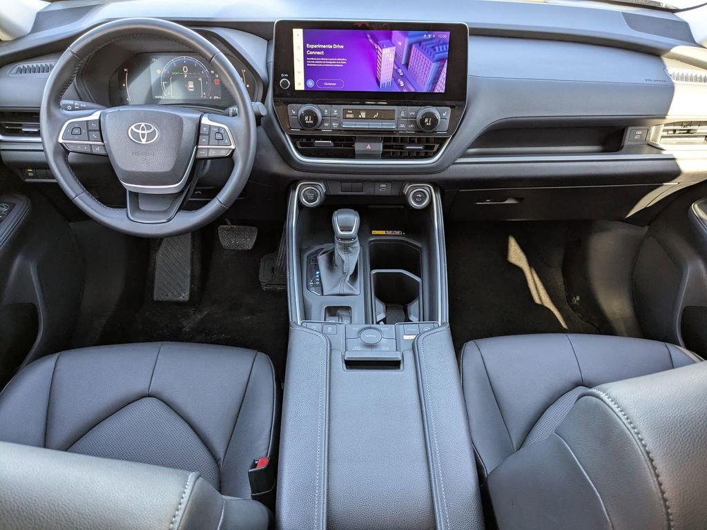 Used 2025 Toyota Grand Highlander AWD image 32