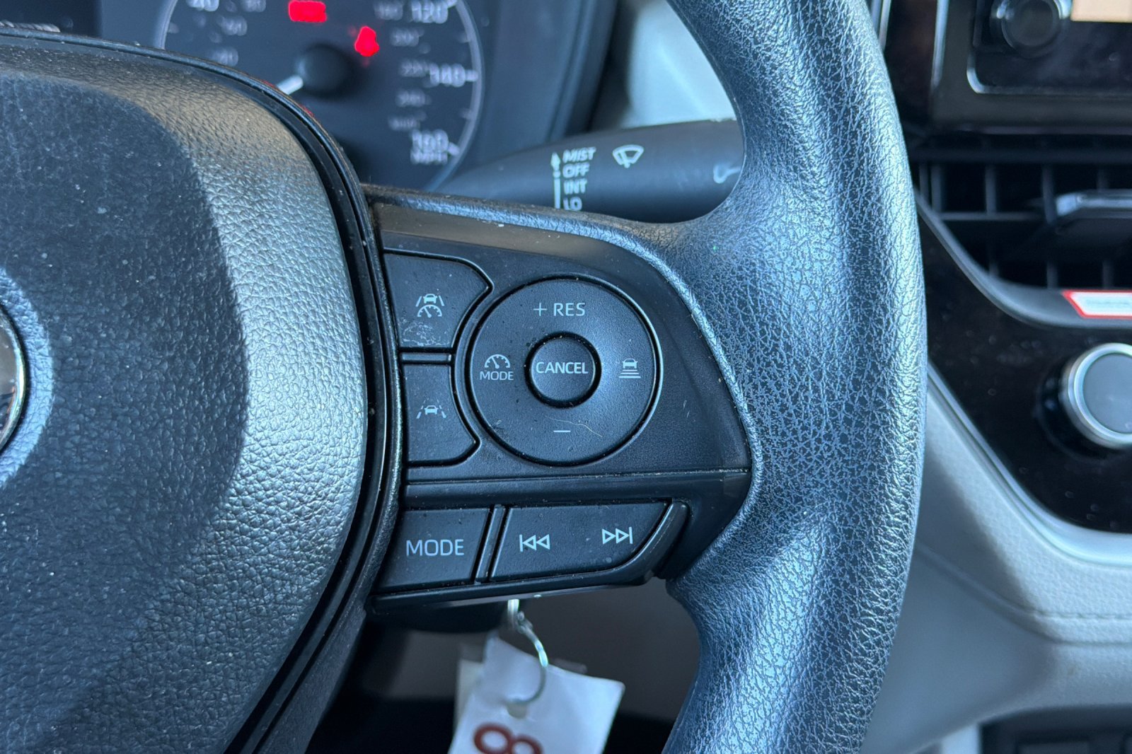 Used 2025 Toyota Corolla Cross L FWD image 30
