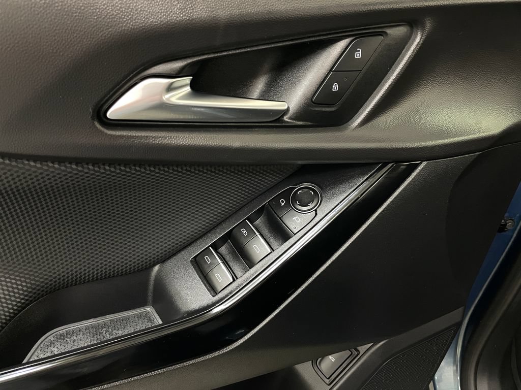 Used 2026 Chevrolet Equinox RS w/ LPO, Floor Liner Package AWD/4WD image 9