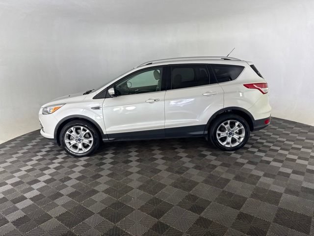 Used 2016 Ford Escape Titanium w/ Equipment Group 301A AWD/4WD image 10