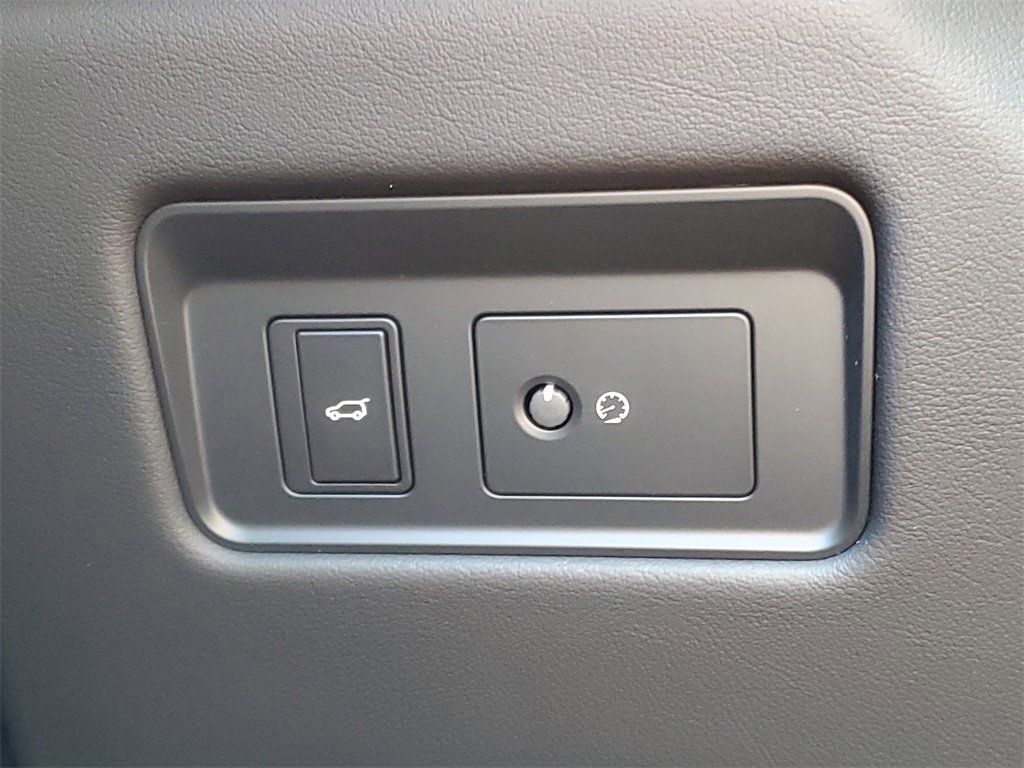 New 2025 Jaguar F-PACE R-Dynamic S image 14