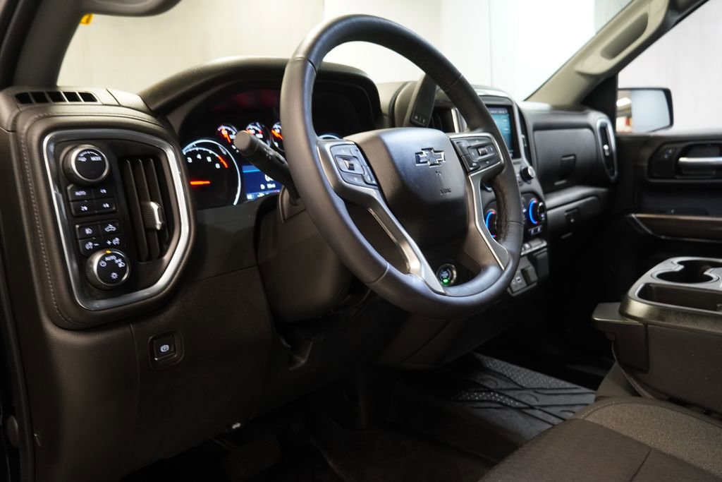 Used 2022 Chevrolet Silverado 1500 RST w/ Redline Edition image 6
