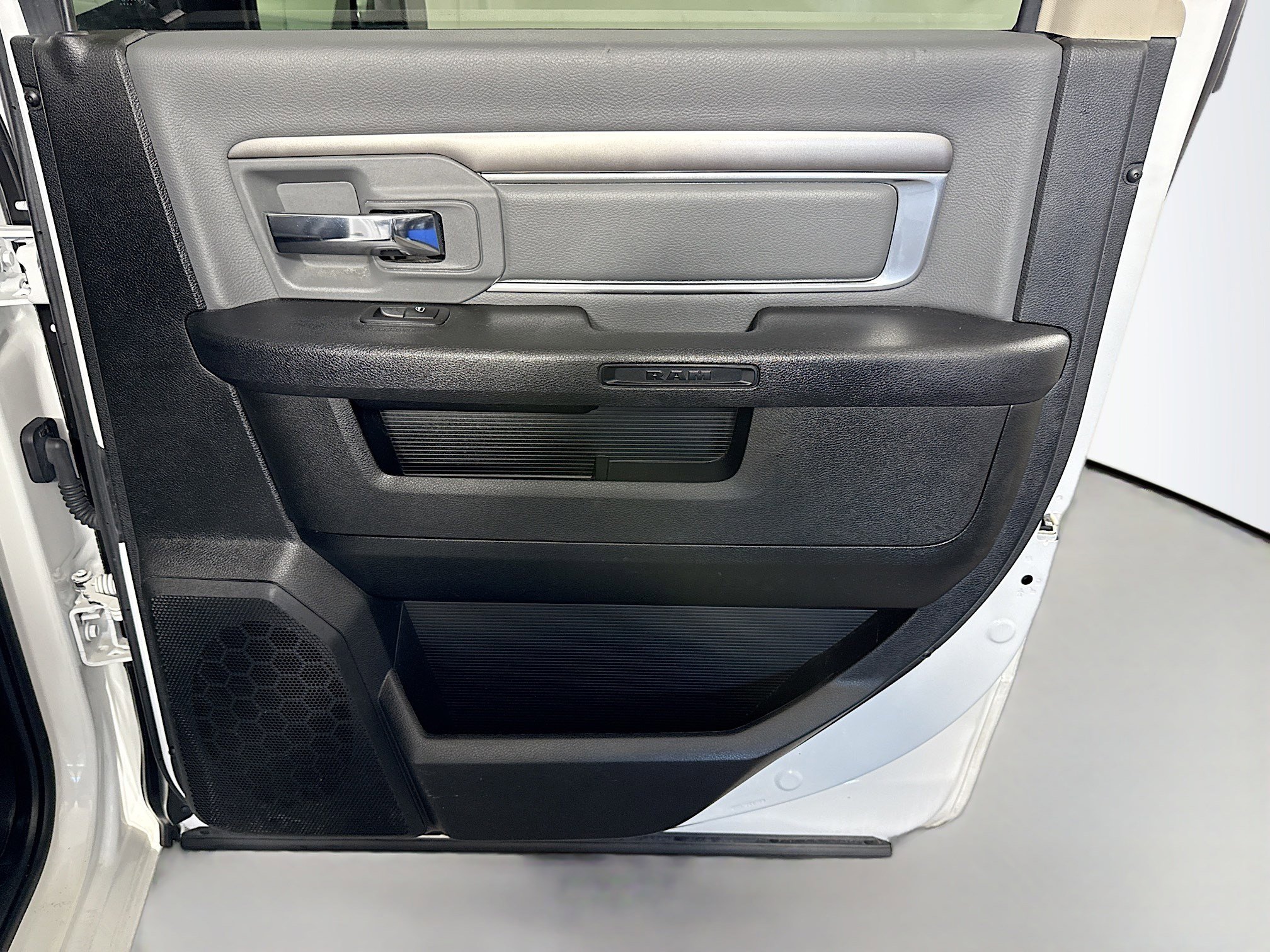 Used 2023 RAM 1500 Classic SLT w/ Trailer & Traction Group image 27