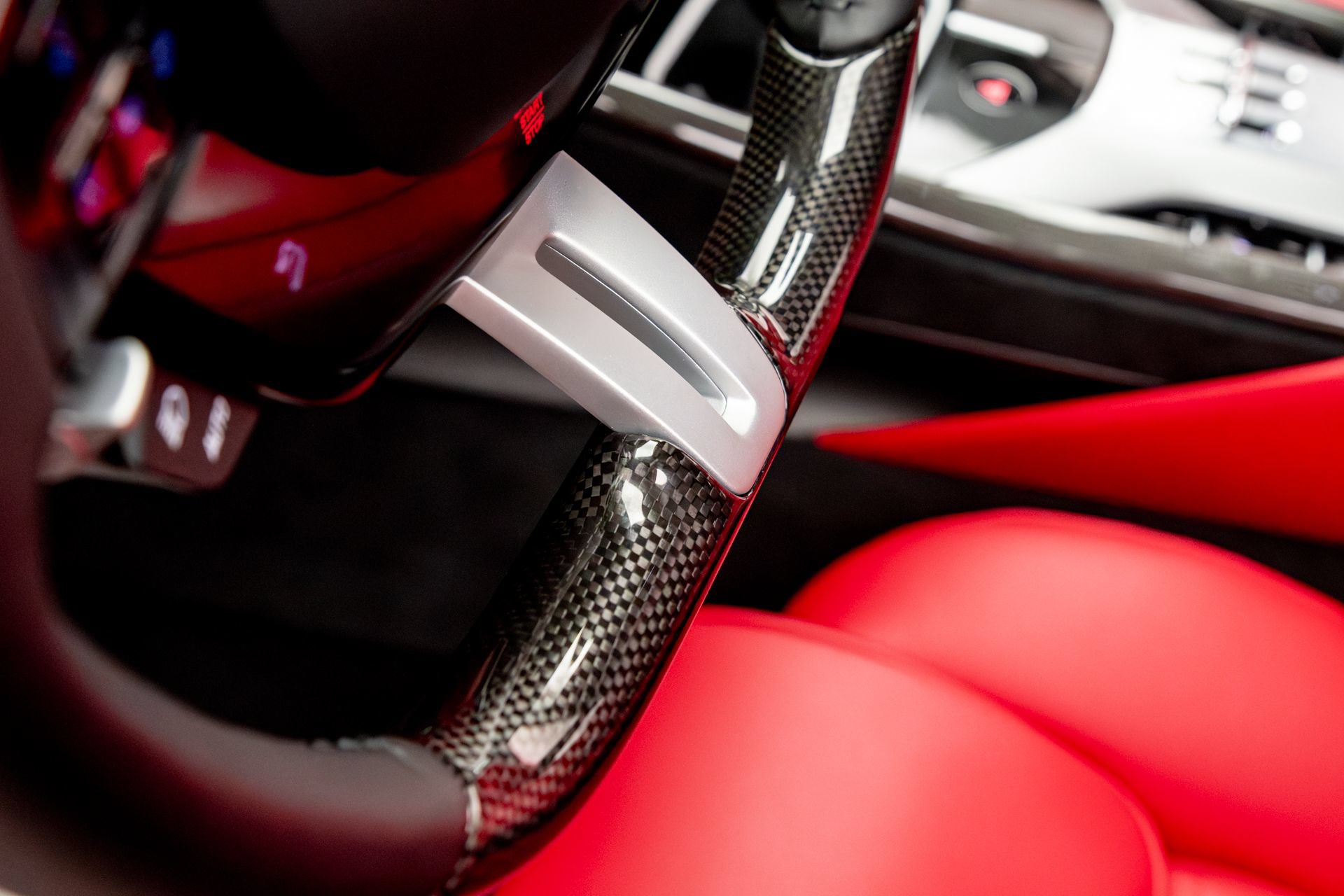 Used 2025 Ferrari Purosangue AWD/4WD image 21