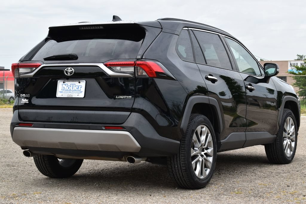 Used 2023 Toyota RAV4 Limited FWD image 7