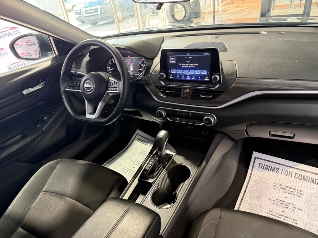 Used 2025 Nissan Altima 2.5 SV FWD image 48