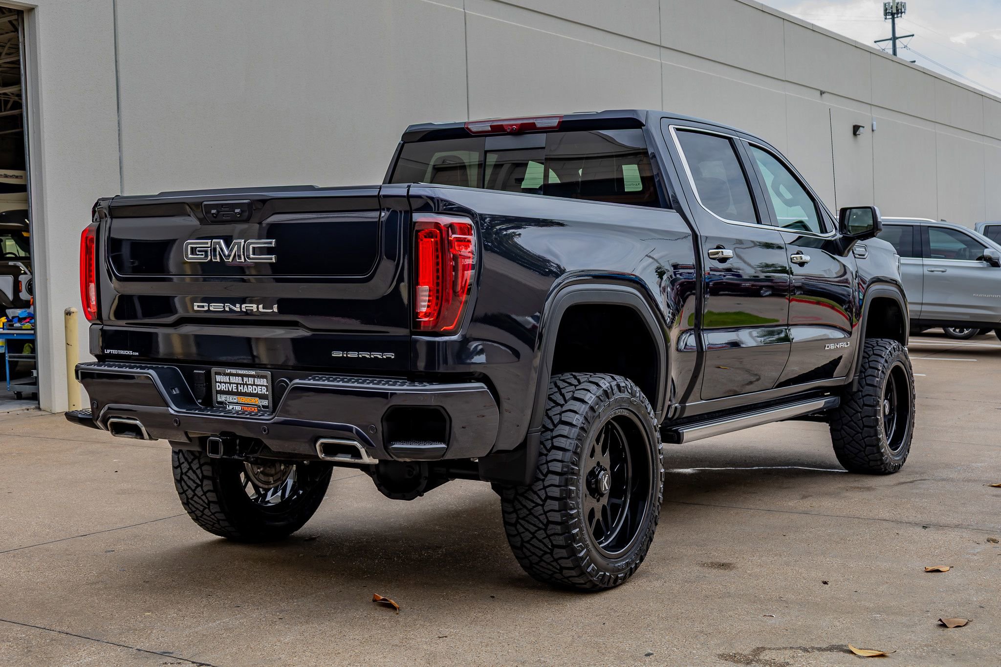 Used 2025 GMC Sierra 1500 Denali Ultimate image 10