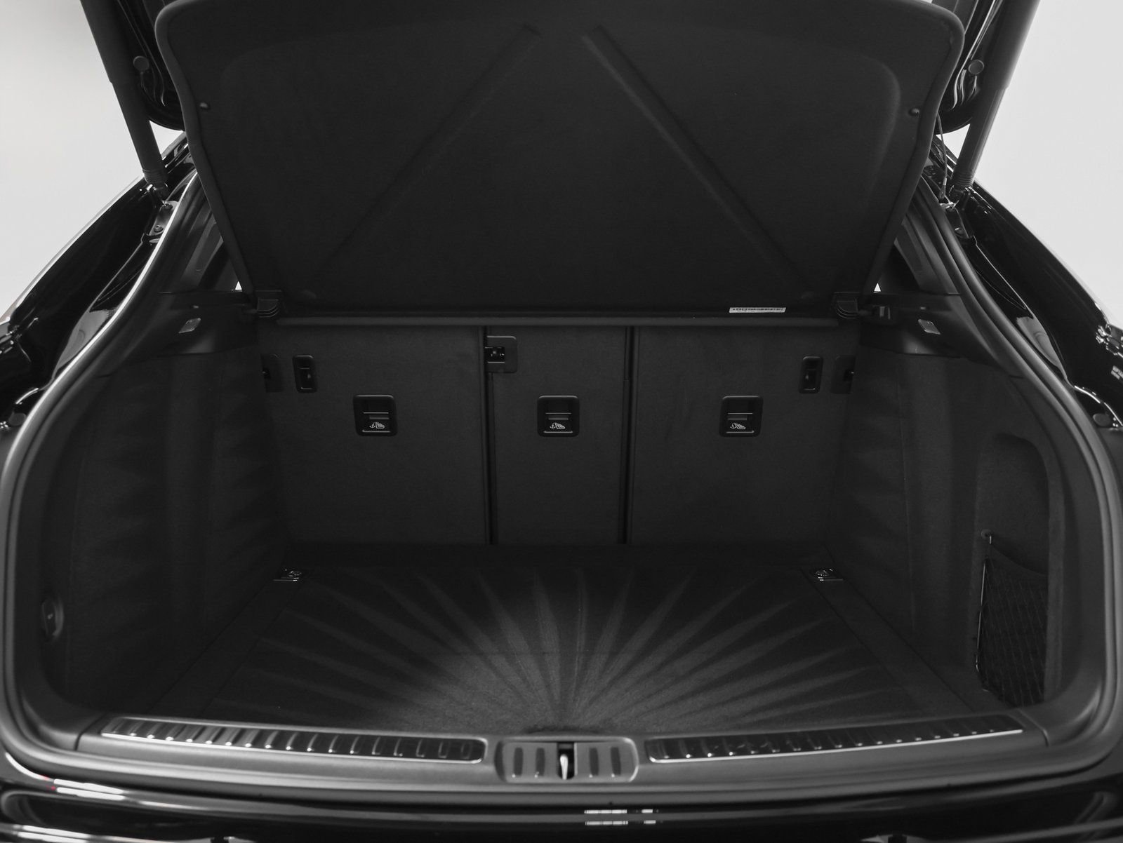 Certified 2026 Porsche Macan image 19