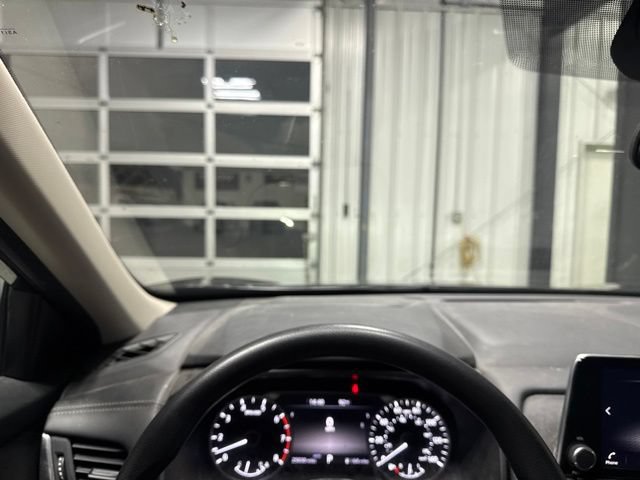 Used 2024 Nissan Rogue S AWD/4WD image 7